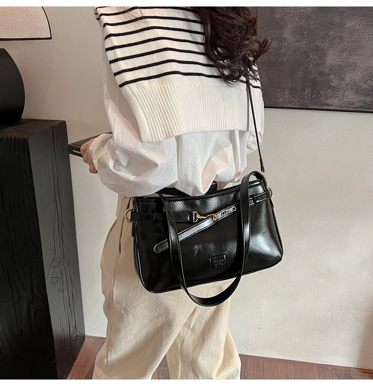 New fashionable retro style women s shoulder bag Korean style simple and niche design underarm bag versatile commuting women s crossbody bag autumn ne