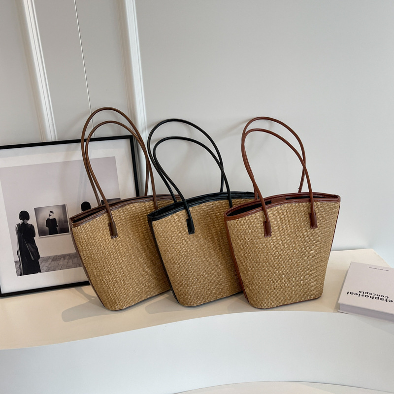 Straw Woven Handbag With Large Capacity Elegant design And Simple Water Bucket Bag Women s Shoulder Bag Commuting Bag Autumn New Designer Bag Seaside 