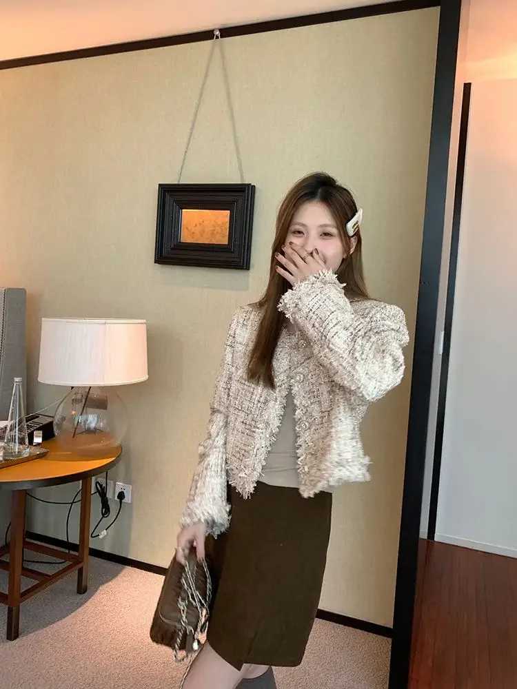 2024 Womens Spring Autumn Fashion Round Neck Tassel Outerwear Female Long Sleeve Loose Coats Ladies Short Tweed Jacket R732 Z250918