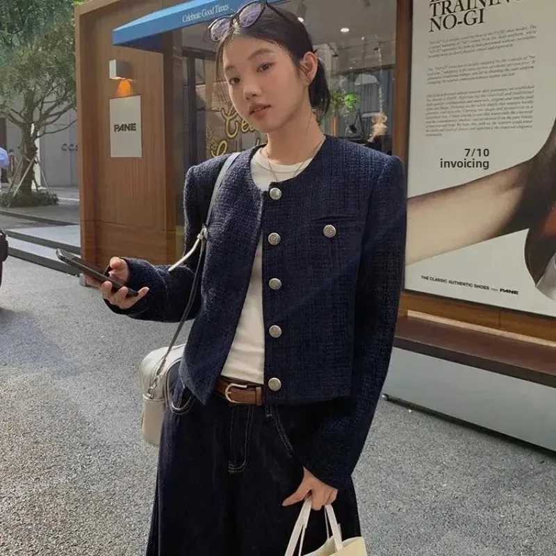 Short Quilted Jacket Luxury round Neck Long Sleeve Womens Outerwear Elegant French Style Top Vintage Autumn Fashion Design Z250918