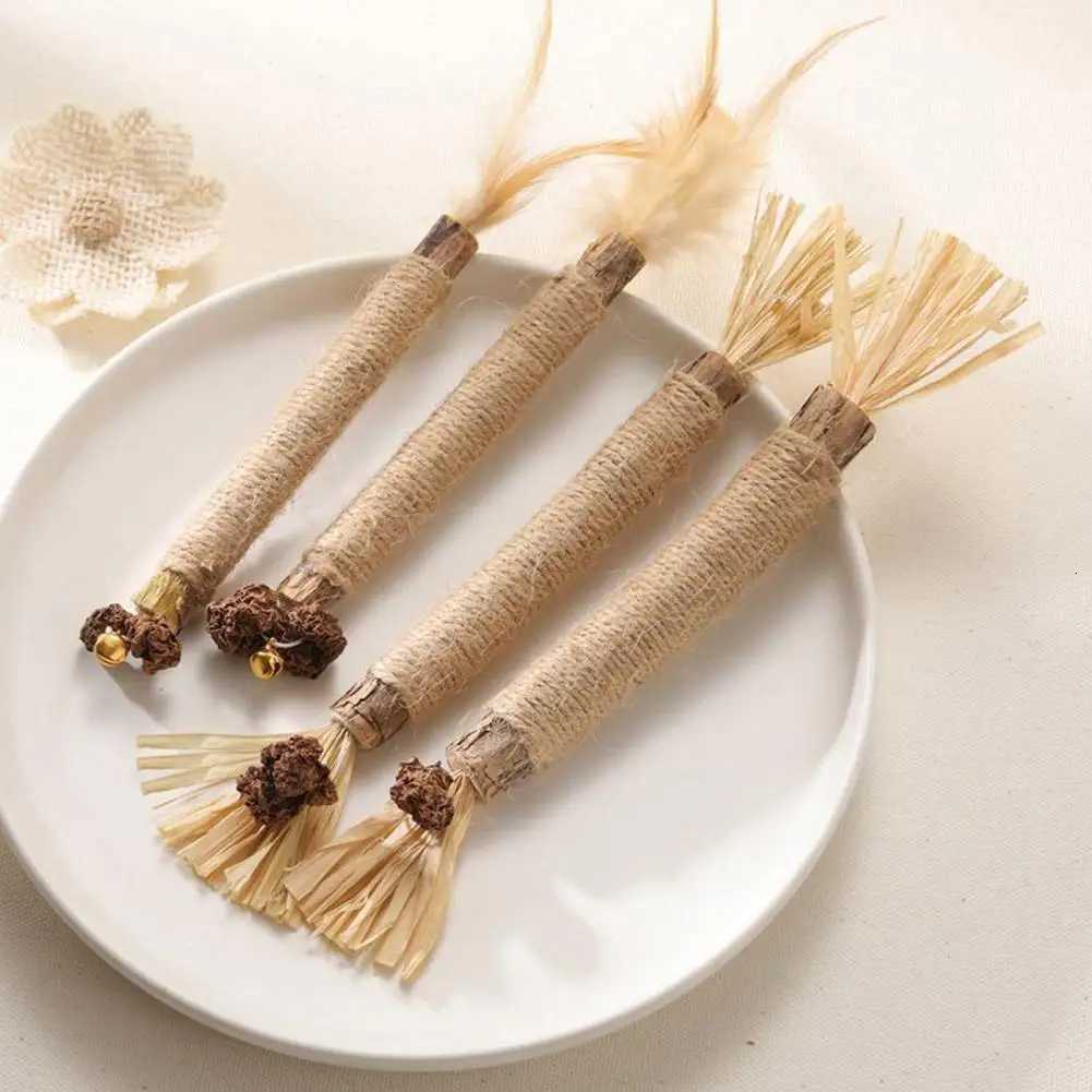 12510PCS Pet Toy Natural Pet Cat Snacks Stick Cleaning Tooth Catnip Cat Toys Actinidia Silvervine For Training Cats Accessory X250918