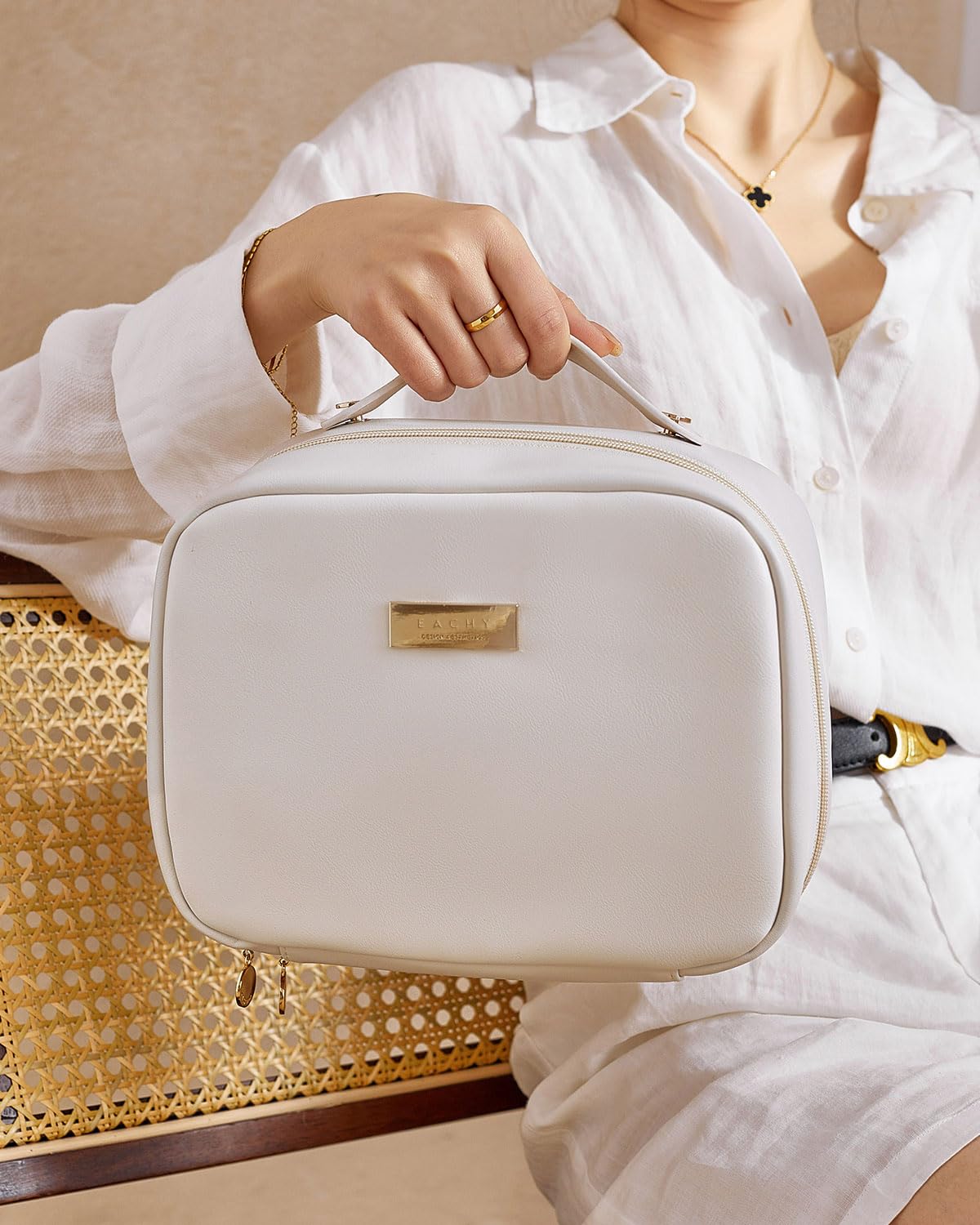 Portable Travel Cosmetic Bag Large Capacity Women's Makeup Bag Waterproof Portable Storage Pouch Flat-Laying Toiletry Bag Printed Design Cosmetic