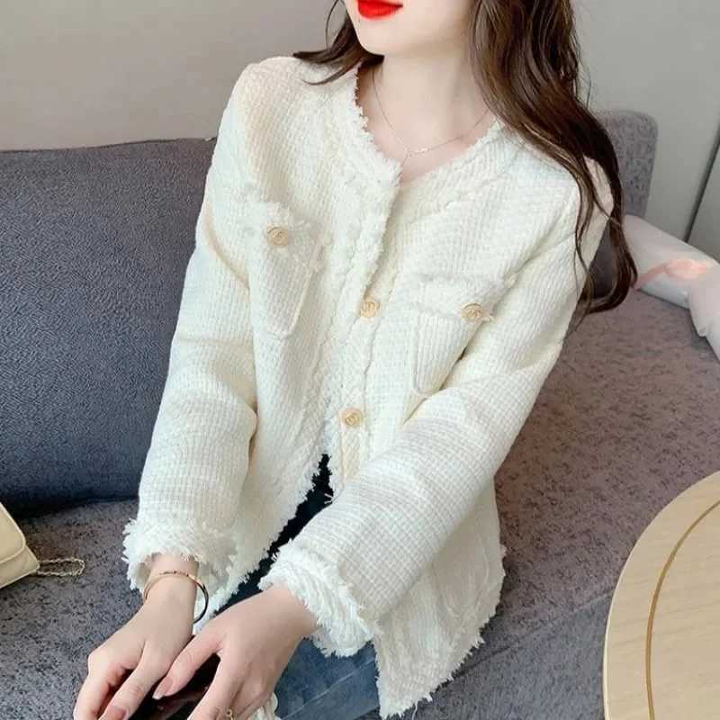 2025 New Autumn Winter Korean SingleBreasted Short Tweed Coat Women Long Sleeve Casual Small Fragrance Jackets Female Outerwear Z250918