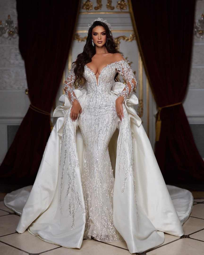 Exquisite Off Shoulder Bridal Gowns V Neck Detachable Train Sequins Appliques Wedding Dresses Bride Robe Customized