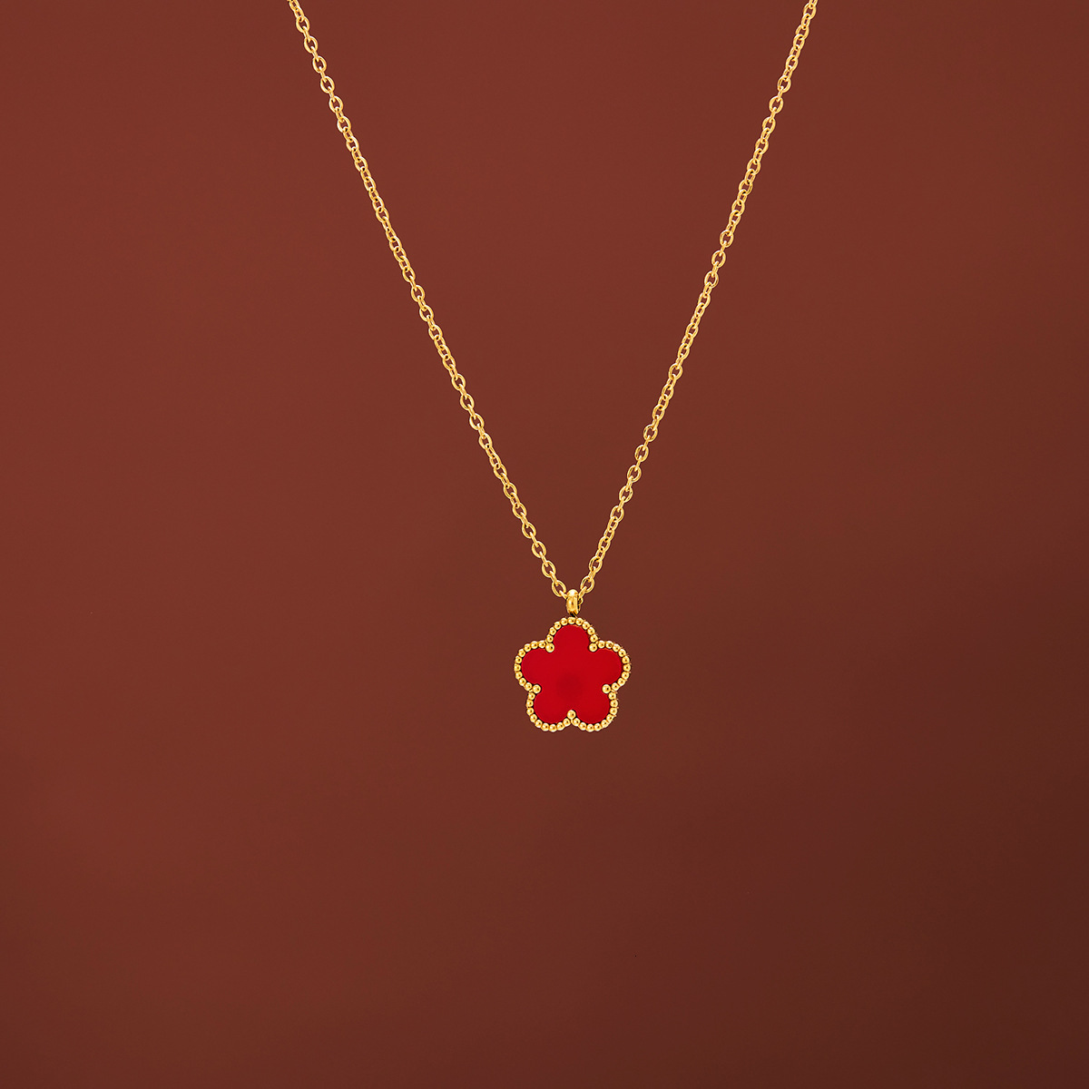 Five-leaf Clover Flower Titanium Steel Necklace For Women Fashionable And Versatile Color-fading Jewelry Pendant Fashion Decoration