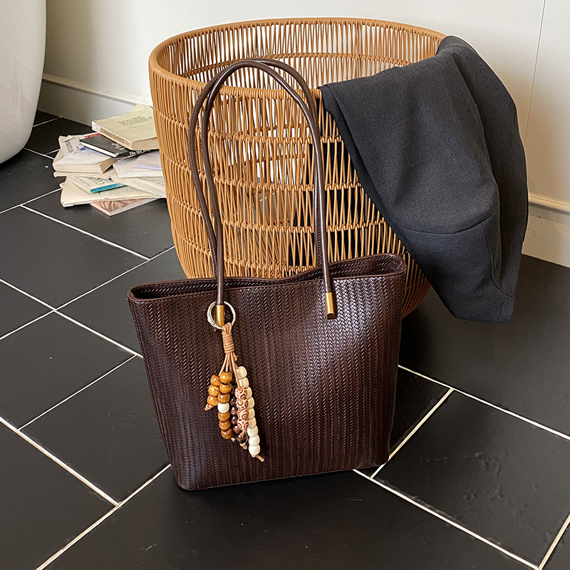 Autumn new large capacity small square bag, fashionable and simple women's shoulder backpack, student high-end luxury versatile lightweight cross