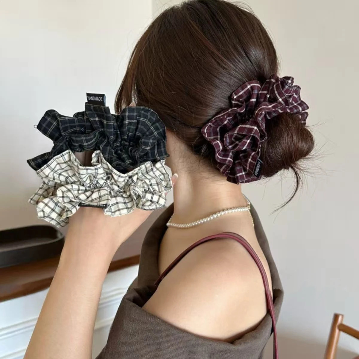 1pc British retro checkered large intestine hair tie style 2025 artistic and elegant suitable for tying ponytail and bun 250919