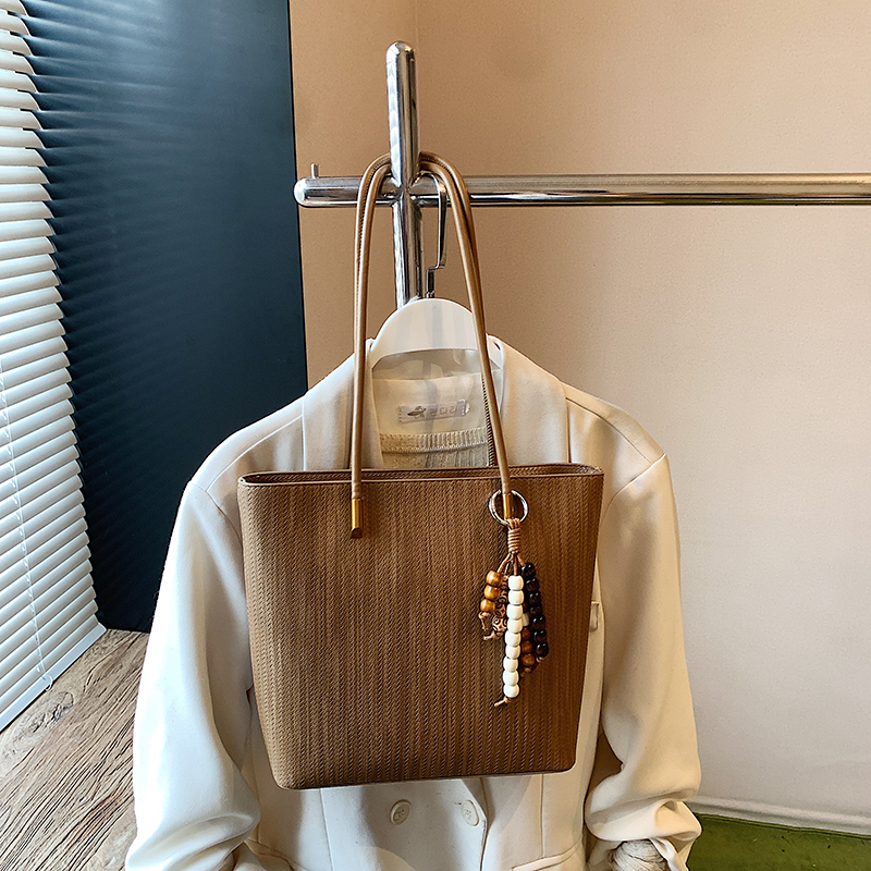 Autumn new large capacity small square bag, fashionable and simple women's shoulder backpack, student high-end luxury versatile lightweight cross