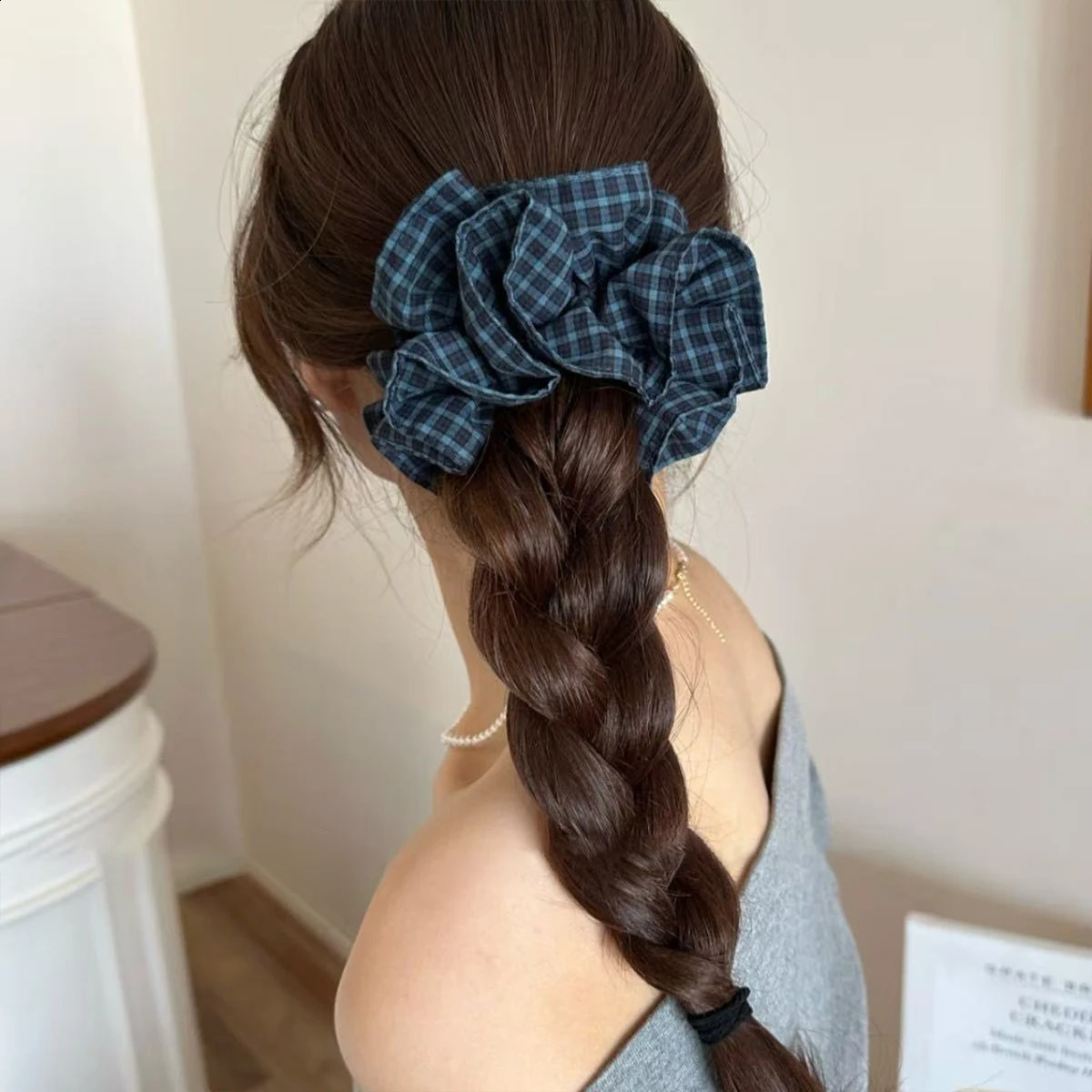 1pc British retro checkered large intestine hair tie style 2025 artistic and elegant suitable for tying ponytail and bun 250919