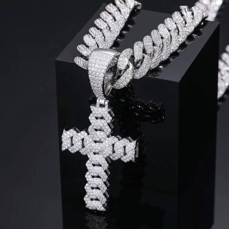Hot Sale Hip Hop Customized Trend Jewelry VVS1 Moissanite Pendant Necklace 925 Sterling Silver Iced Out Cuban Chain Link Cross Pendant