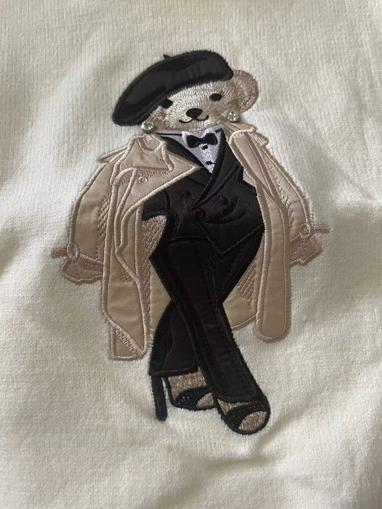 New Autumn Preppy Student Cashmere Sweater Women Cartoon Bear Embroidered O-neck Long Sleeve Pullover Top Casual Knitwear ddmysept