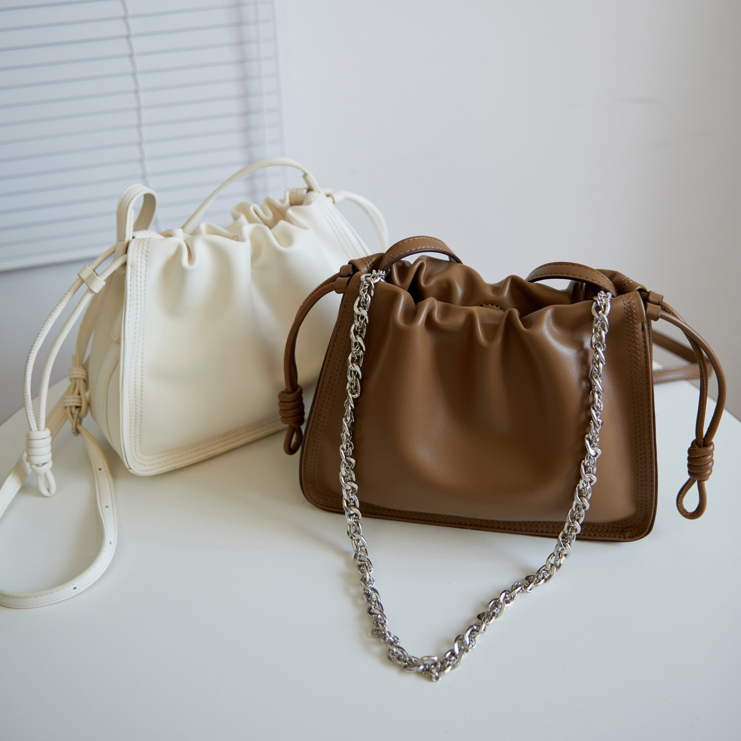 2025 New Chain Shoulder Bag Luxury Bag Designer Bag Fashion Versatile Bag for Women High-end Cloud Pleated Bag Single Shoulder Crossbody Bag