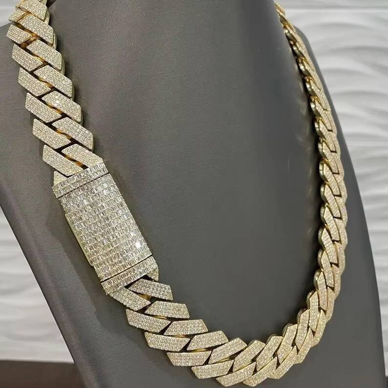20MM Customized Trendizable Iced Out Moissanite Diamond Cuban Link Chain Hiphop in 925 Sterling Silver Moissanite Cuban Link Chain