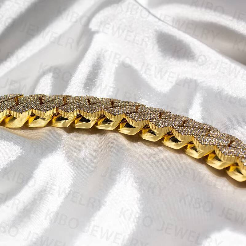 4 Rows Hip Hop Prong Setting Cuban Link Chain VVS Moissanite Diamond Necklace