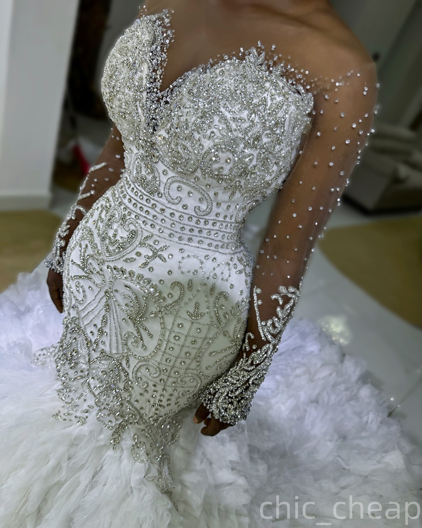2025 Aso Ebi Plus Size Ivory Mermaid Wedding Dress Appliques Crystals Beaded Sheer Neck Tiers Tulle Luxurious Bridal Gowns Dresses ZJ0465