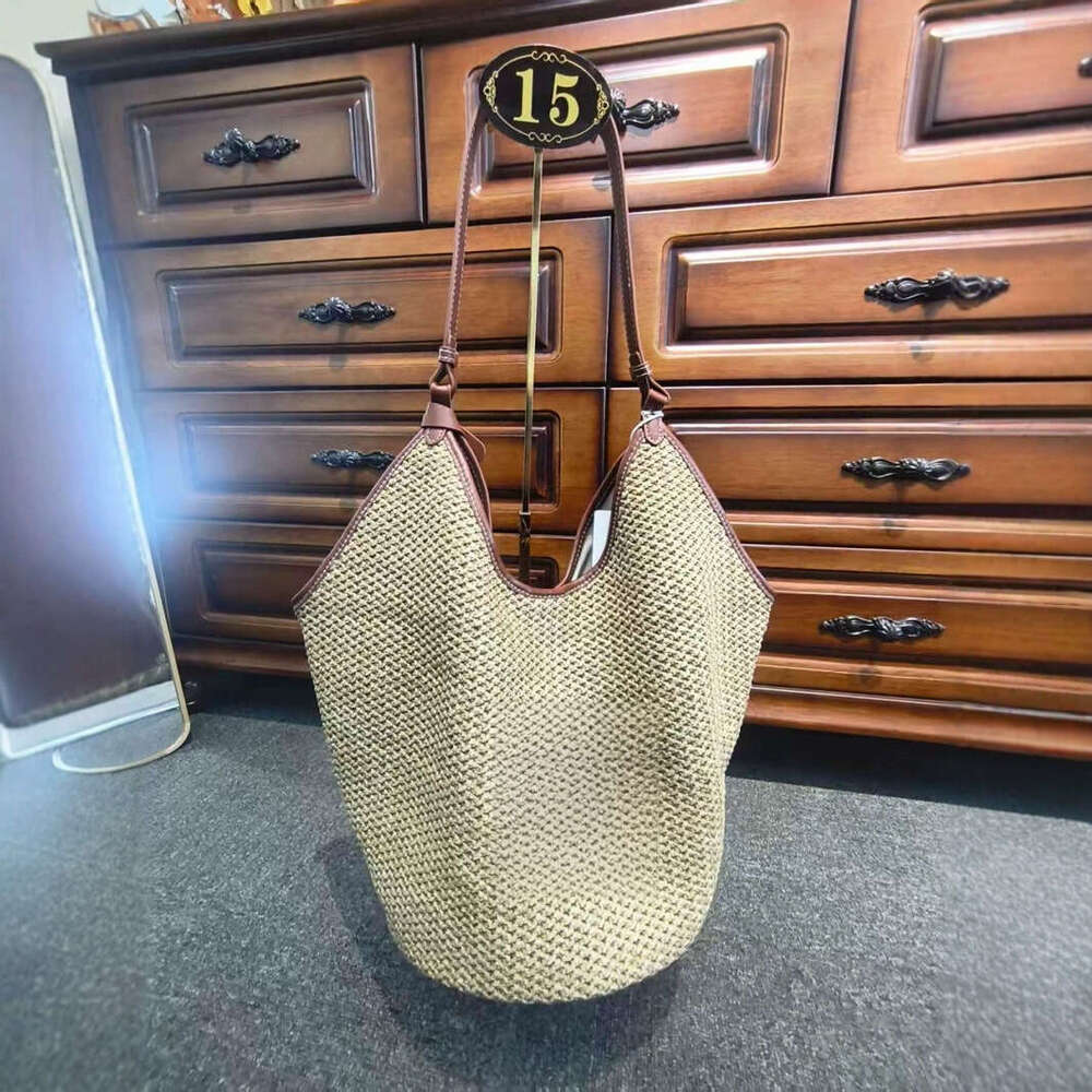 New Versatile Woven Handbag Women's Shoulder Raffia Beach Tote Single Crossbody Bag B3
