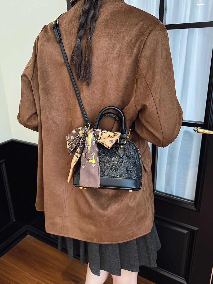 Hot Free shipping designer for womens bags black New Fashionable Handheld Versatile Shoulder Bag dh911043022