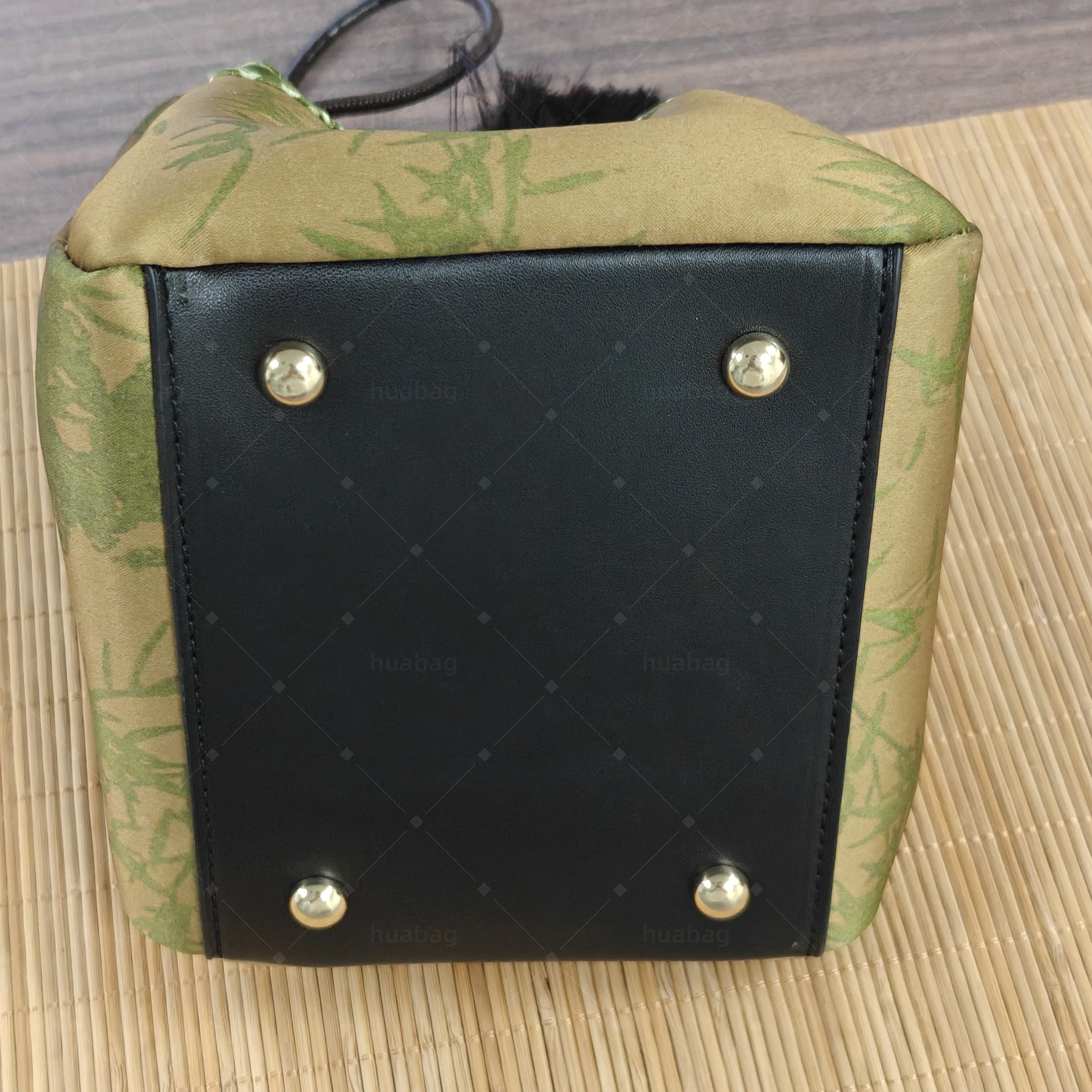 Top Brand High Quality New Style New Style National Trend Xiangyun Silk Genuine Leather Premium Versatile Handbag Small Square Bag New Free Delivery D