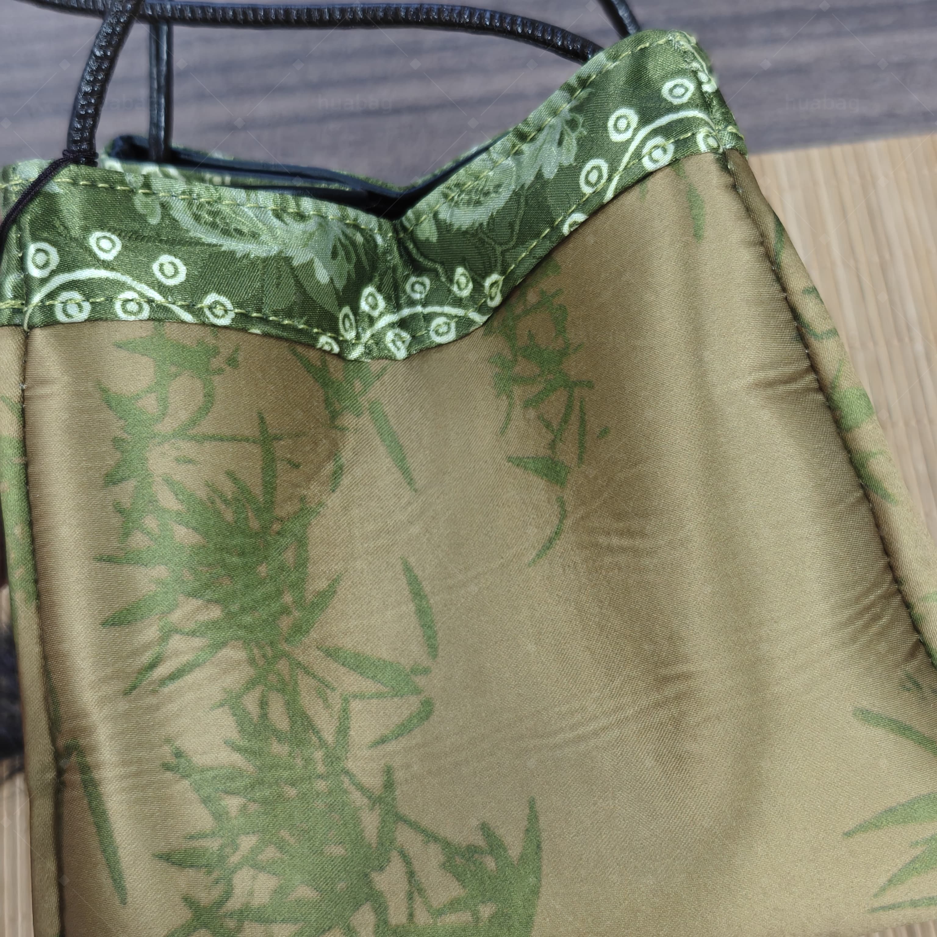 Top Brand High Quality New Style New Style National Trend Xiangyun Silk Genuine Leather Premium Versatile Handbag Small Square Bag New Free Delivery D