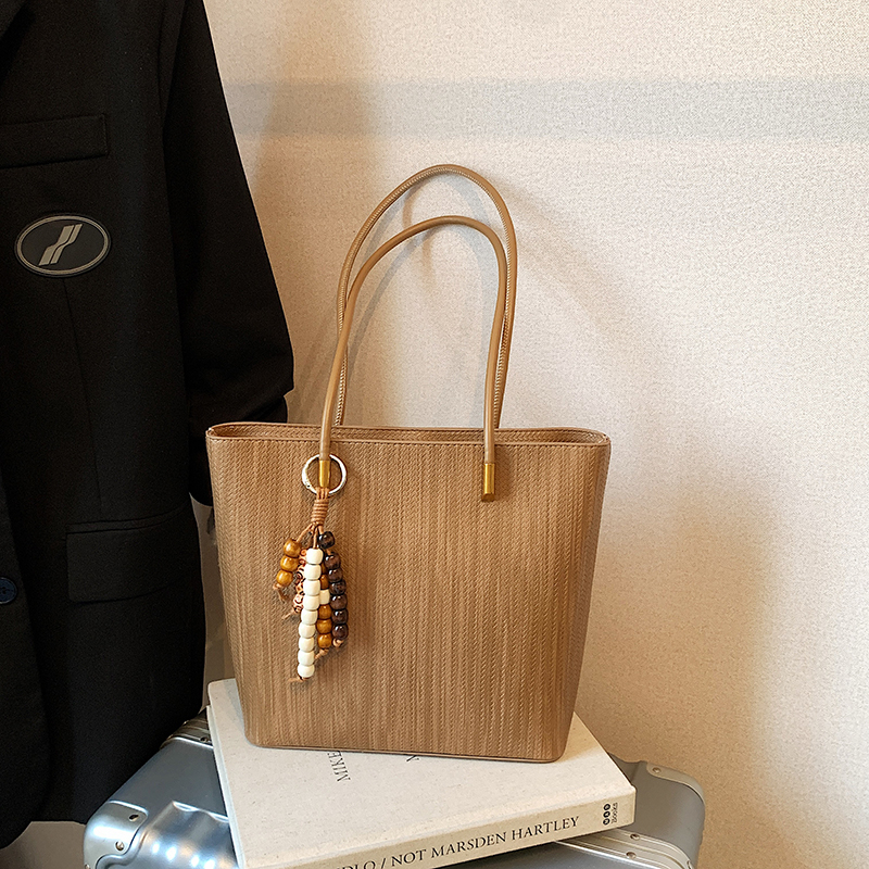 Autumn new large capacity small square bag, fashionable and simple women's shoulder backpack, student high-end luxury versatile lightweight cross