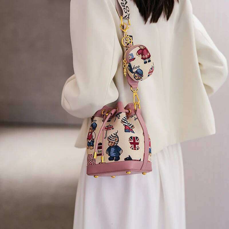 Designer Bag Luxury Bag Fashion Women's Shoulder Bag Bucket For Women 2025 Cartoon Bear Light Versatile Crossbody Women's Bag Purse