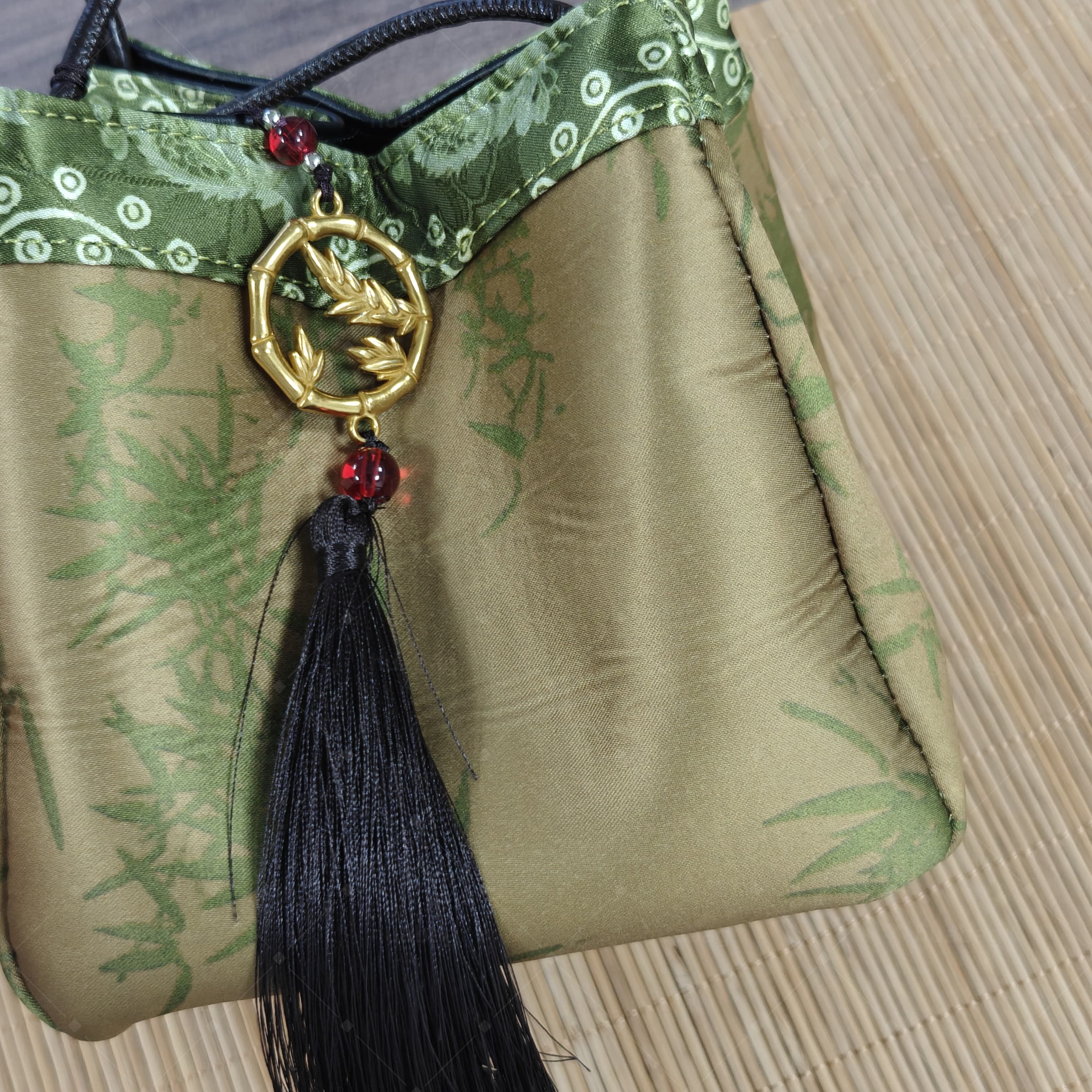 Top Brand High Quality New Style New Style National Trend Xiangyun Silk Genuine Leather Premium Versatile Handbag Small Square Bag New Free Delivery D