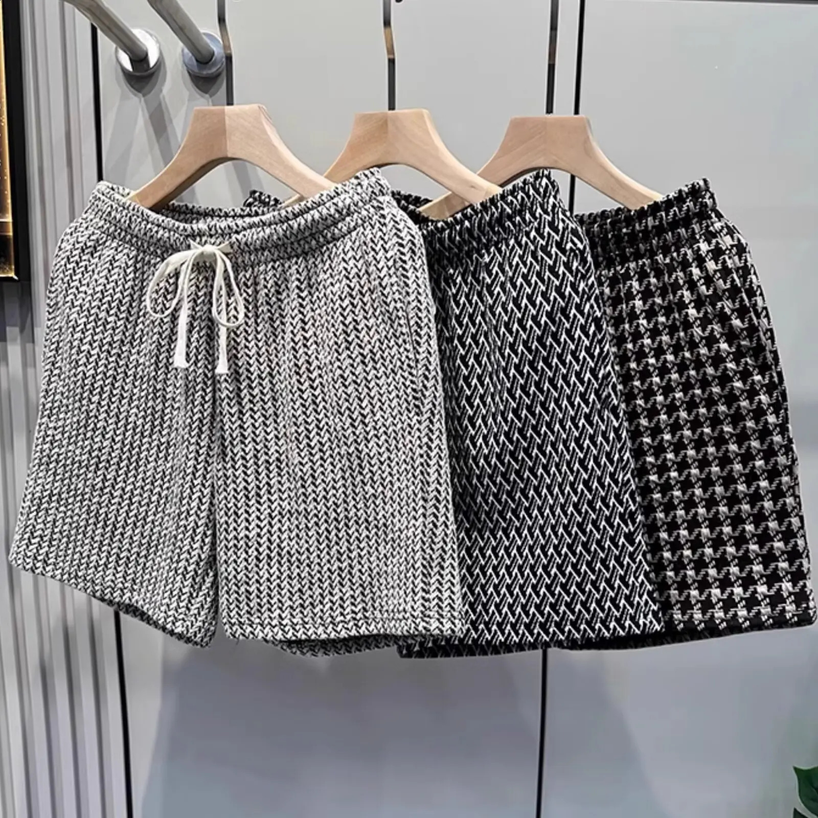 Summer Mens Light Fashion Printed Checkered Sports Shorts Straight Leg Retro Casual Street Beach Pants 250920 - view 5