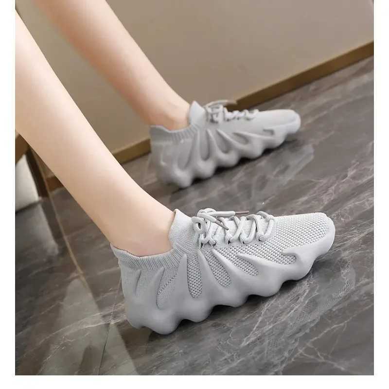 2025 Womens And Mens Breathable Running oes Summer 2025 New Sle Casual Spor Net oes EightArmed Octopus Leisure Sneakers W250920