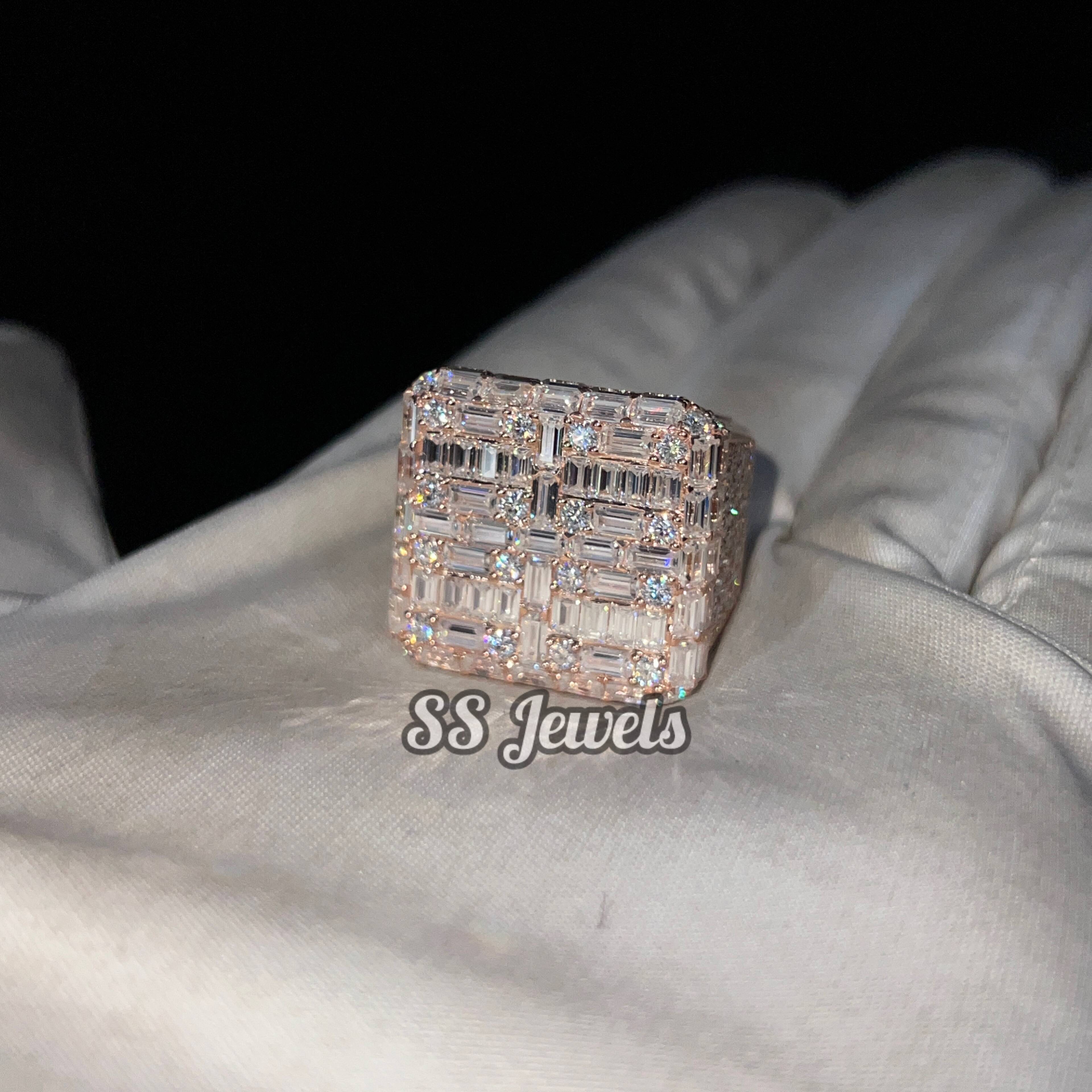 Luxury Champion Ring with Lab Grown Baguette Round Diamonds Men Iced Out Hip Hop Pinky Championship Ring for Party