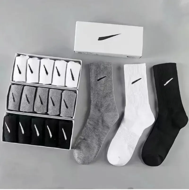 Designer men's low, medium and high-waisted pure black, white and grey breathable women's cotton socks, letter breathable jogging, basketball and football sports socks
