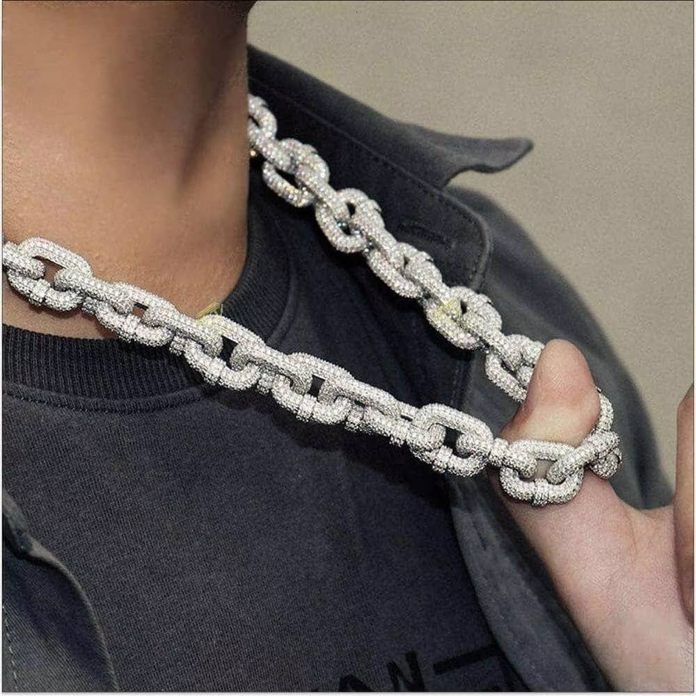 Highgrade Moissanite Jewelry 10mm S925 Silver Plated Gold VVS Moissanite Cuban Chain Hiphop Trend Lock Chain Style