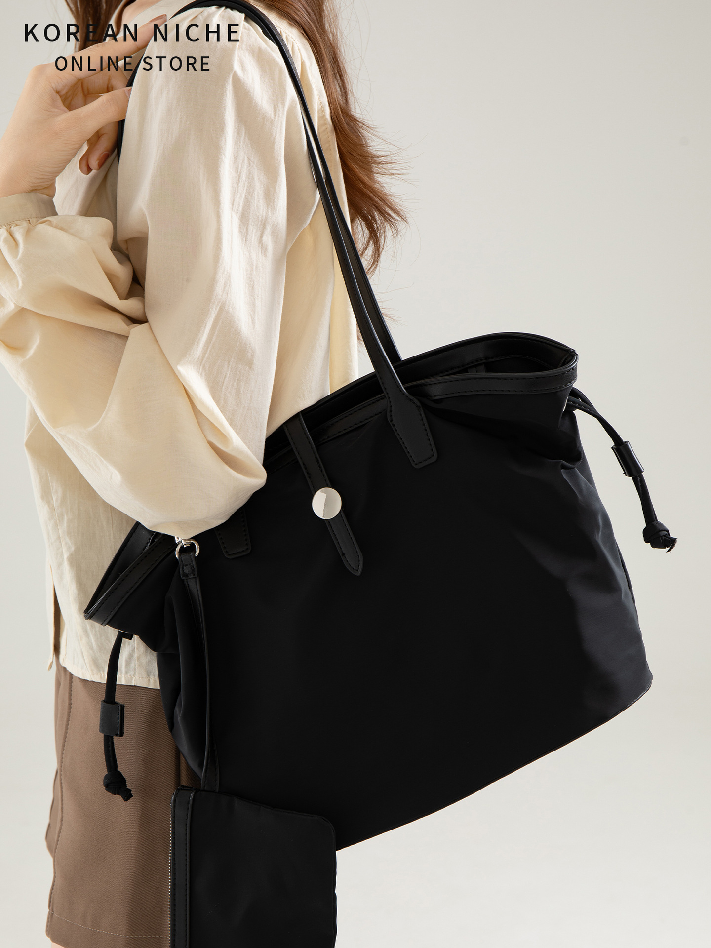 2025 Women's Large-Capacity Tote Made Of Nylon Korean Version Niche Design Lightweight Versatile Suitable For Travel Can Be Carried By Hand Or As