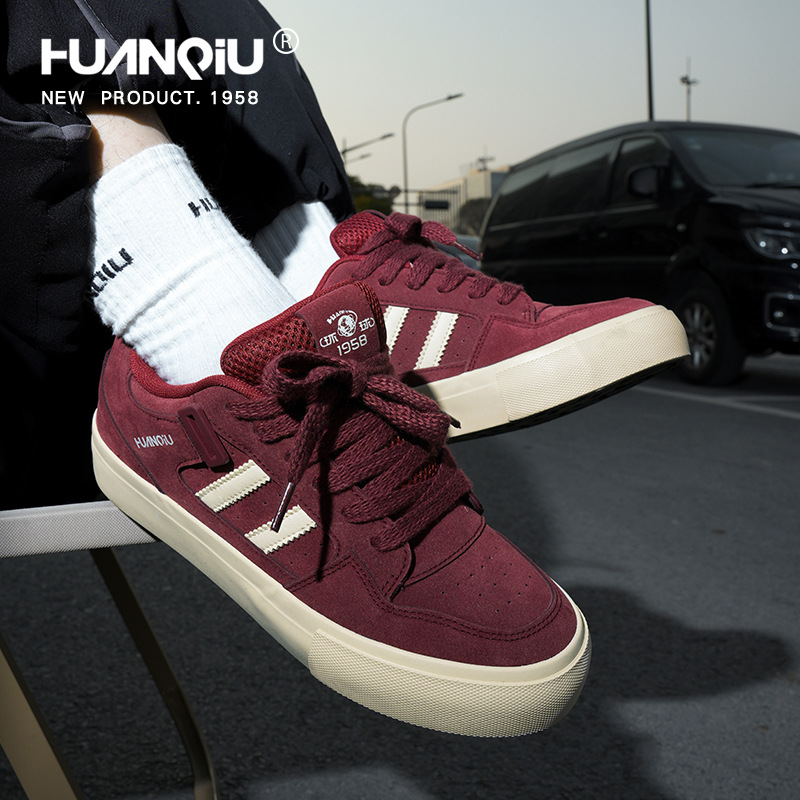 Hot new free shipping designer shoes for mens casual shoes black red blue New Fashion Versatile Style outdoor sneakers mens trainers sport shoes