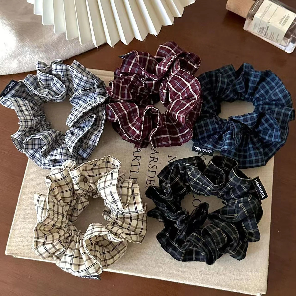1pc British retro checkered large intestine hair tie style 2025 artistic and elegant suitable for tying ponytail and bun 250919