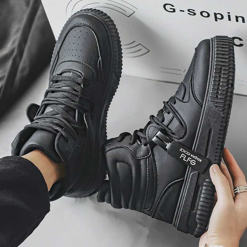 New Fashion Mens Sneakers Soft Comfortable Non Slip Wear Resistant Sole Daily Casual Mens Shoes Preppy Versatile Holiday Gifts W250920