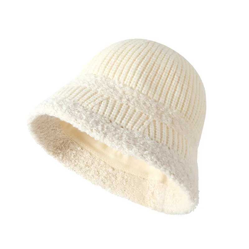 Wens Hat Winter New Knitted Keep Warm Vintage Black White Striped Winter C Casual Y250920
