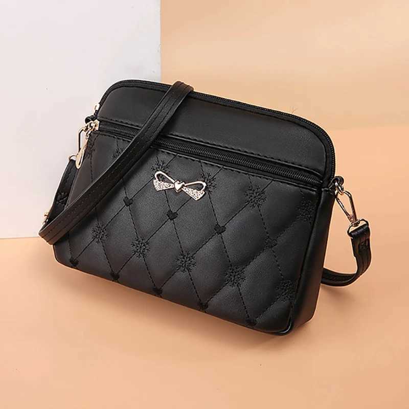 New Arrival Simple Shoulder Bags for Women Embroidery Heart Crossbody Purse Female Leather Black Handbag Small Messenger Bag L250920