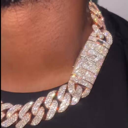 Hiphop 18mm Cuban Link Chains 925 Sterling Silver Customized Trend Lock Iced Out 3 Rows VVS Moissanite Cuban Chain