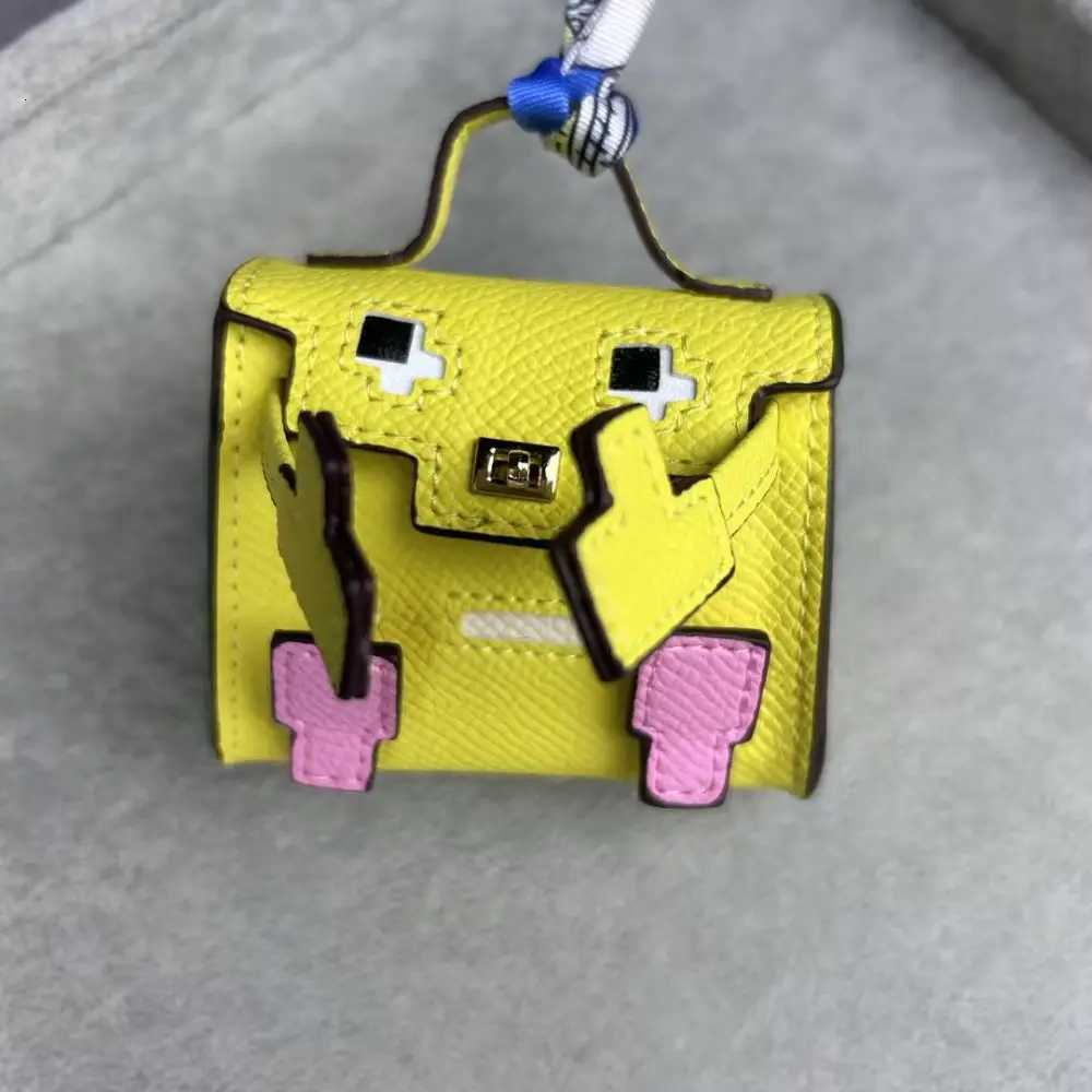 Sculpted Mini Bag Charm Alligator Pattern Whimsical Figural Purse for AirPods Case Geometric Gaze Collectible Z250920
