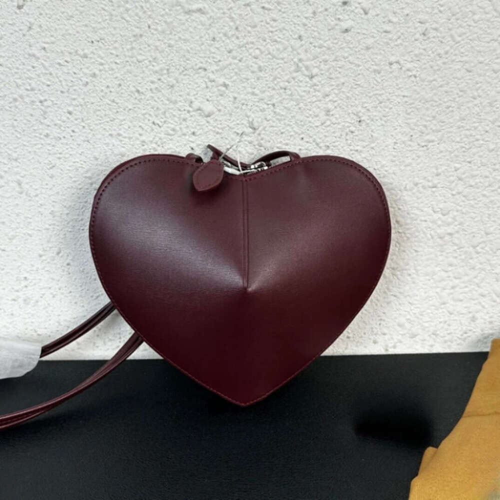 2025 Spring Summer New Single Shoulder Crossbody Heart-Shaped Women's Korean and Japanese Versatile Bag