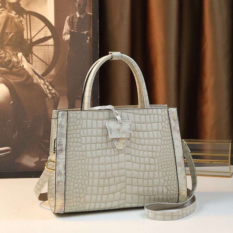 Hong Kong Brand Tote 2024 New Fashionable And Versatile Crocodile Pattern Large Capacity Hand-Held Single Shoulder Mom