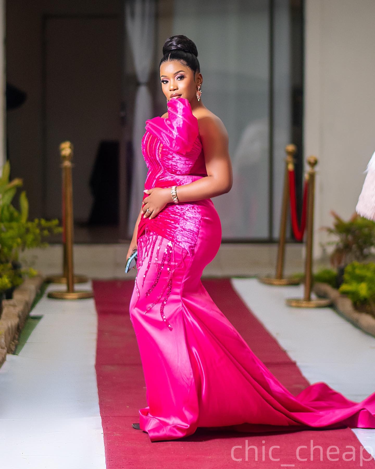 Mermaid Fuchsia Prom Dresses 2025 Beaded Velvet Satin Stylish Evening Formal Party Second Birthday Engagement Gowns Plus Size Dress For Special Occasi