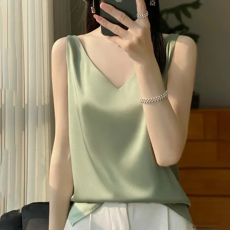 Ice Silk Camisole Womens Vneck Tops White Satin Camis Mulberry Summer Ladies Crop Top Women Solid Blouse Vest 250920