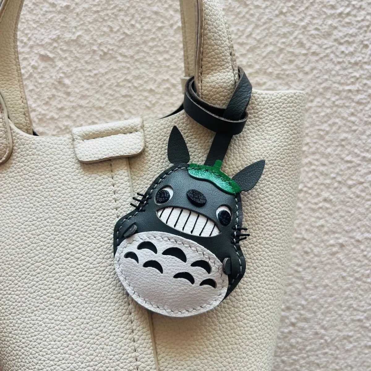 Handmade Sheepskin Chinchilla Real Leather Bag Charm KeyChain Kawaii Animal Bags Backpack Charms Couple Jewelry Bag Accessories Z250920