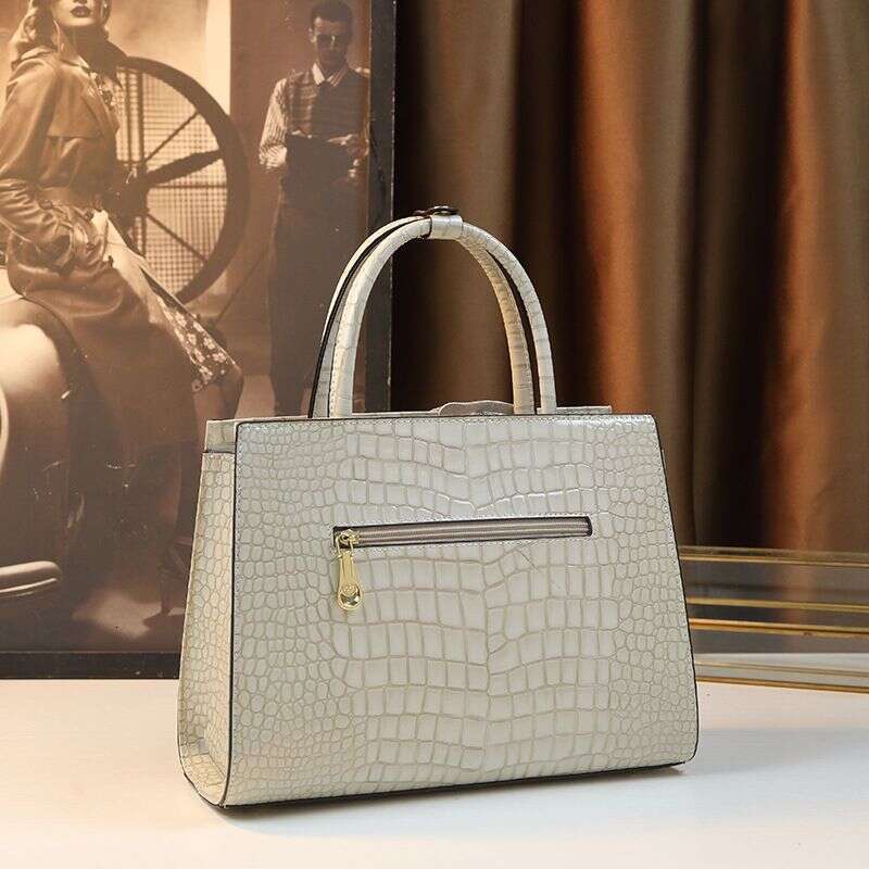 Hong Kong Brand Tote 2024 New Fashionable And Versatile Crocodile Pattern Large Capacity Hand-Held Single Shoulder Mom