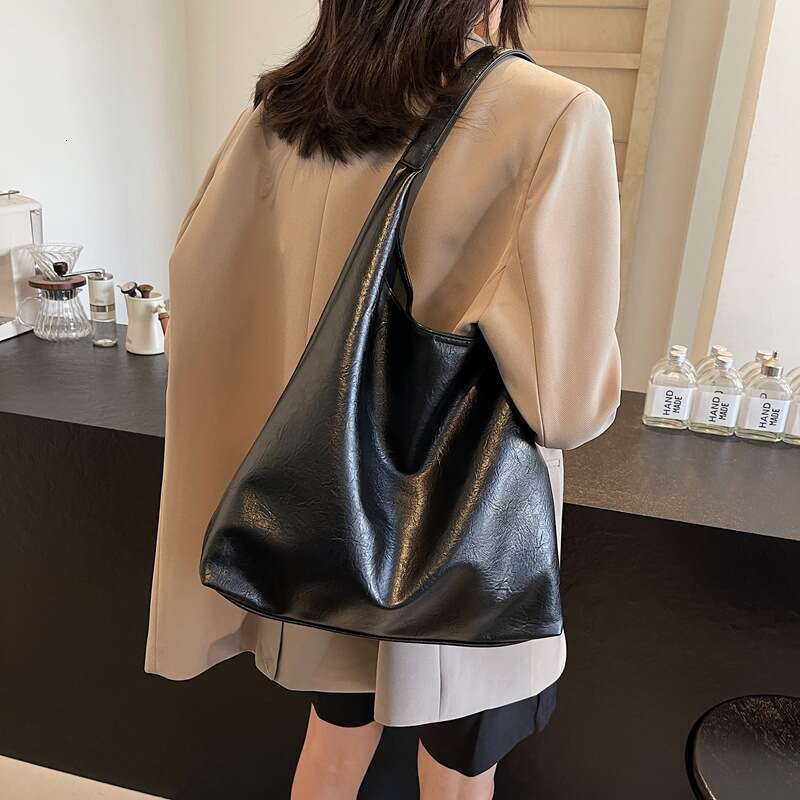 Women's Single Room Bag - Large Bucket Handbag with Adjustable Strap