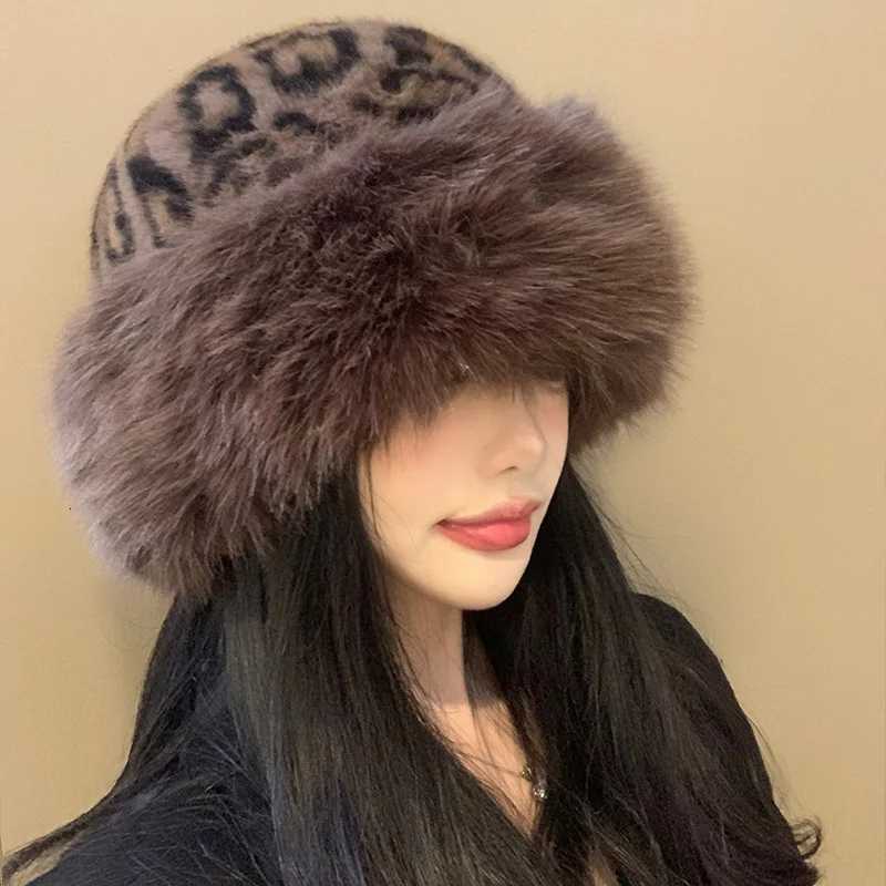 Warm p hat for wen autumn mti season vintage thick anti race small face ear protection fisherman hat Y250920