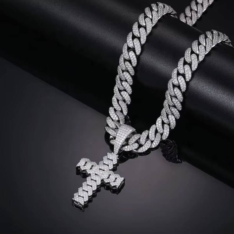Hot Sale Hip Hop Customized Trend Jewelry VVS1 Moissanite Pendant Necklace 925 Sterling Silver Iced Out Cuban Chain Link Cross Pendant