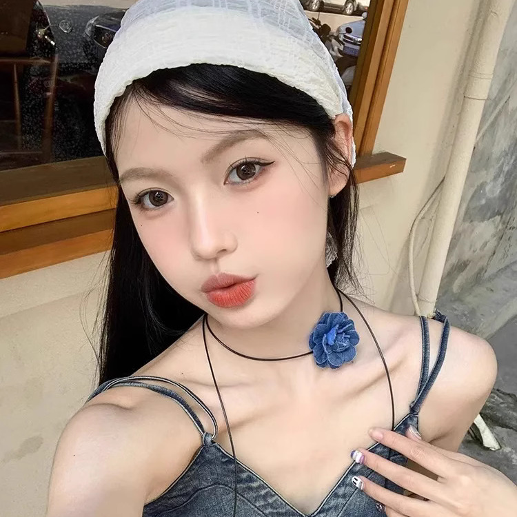 Camellia Denim Skirt Necklace Blue Rose Strap Neck Chain Niche Design Fashion Accessory for Women High Quality Textured Statement Jewelry Gift