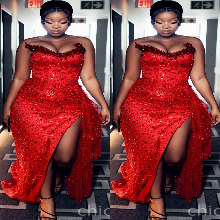 Straight Red Prom Dresses 2025 Crystals Sequined High Split Evening Formal Party Second Birthday Engagement Gowns Plus Size Dress For Special Occasion